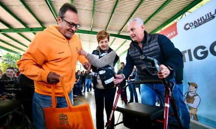 Brigada ‘Torreón Siempre Contigo’ llega a la Moderna