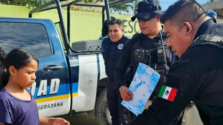 Festeja Policía de Saltillo la Navidad en colonias