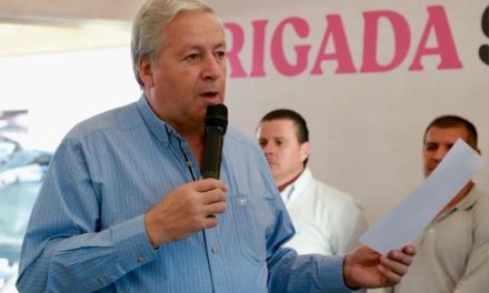 Acerca Chema Fraustro servicios por medio de brigadas