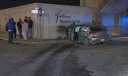 Fatal accidente cobra la vida de una mujer al norte de Saltillo