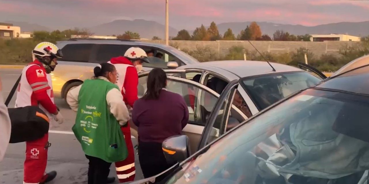 Le quitó derecho de paso a  un auto y provoca fuerte accidente en Saltillo