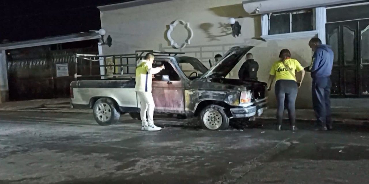 Arde camioneta en Saltillo mientras su dueño festejaba el título del América