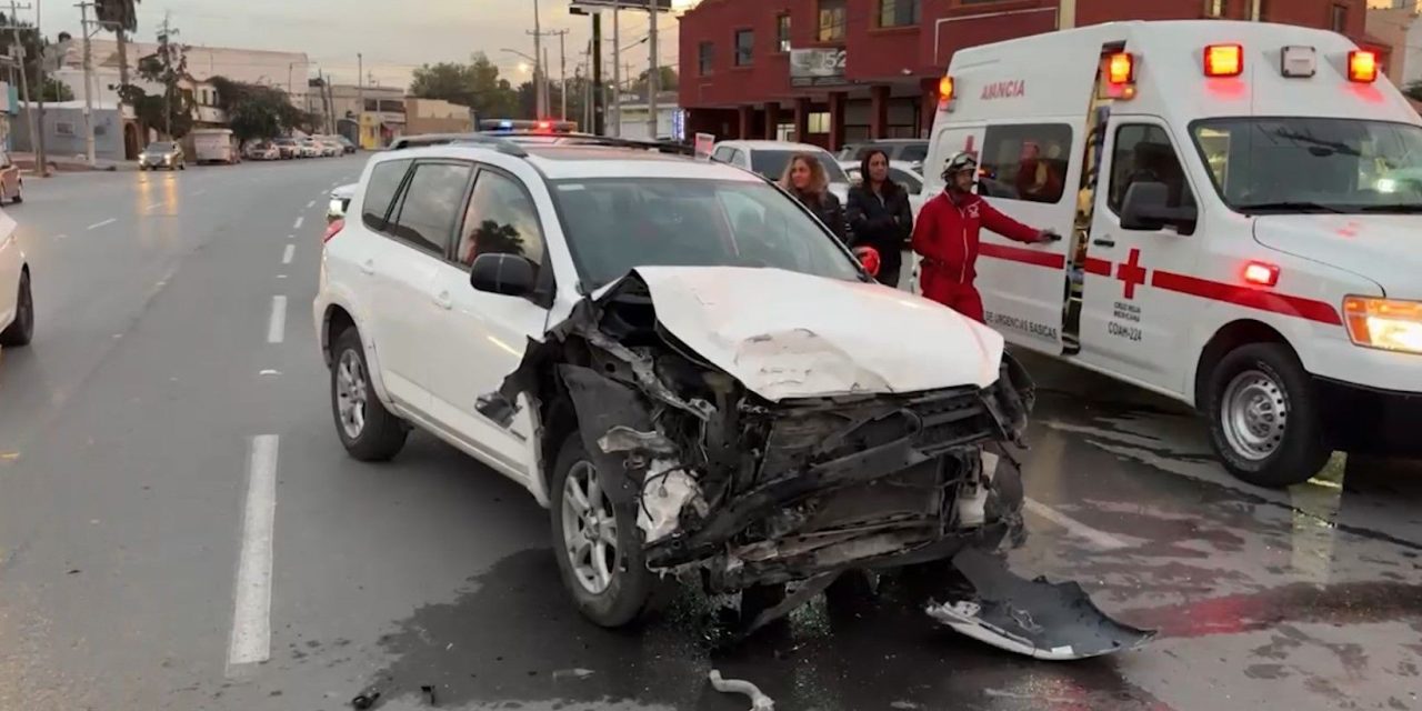 Se va en contra y provoca accidente en Saltillo