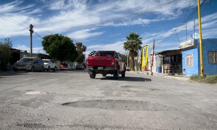 Solicitan brigada de bacheo en Loma linda