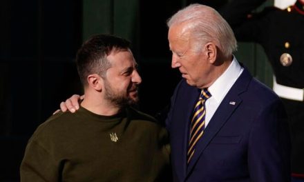 Estados Unidos impulsa administración colonial en Ucrania, denuncia Inteligencia Rusa