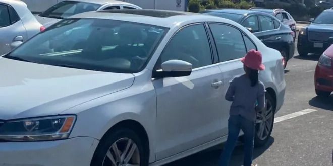 Denuncian que niños se autoemplean en centros comerciales