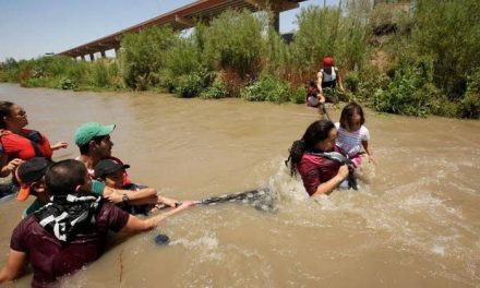 Advierten autoridades de Acuña por el río Bravo