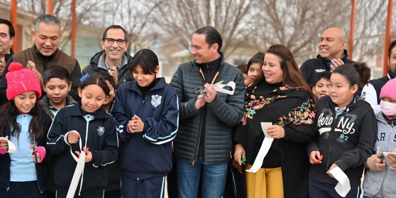 Entrega Ayuntamiento de Acuña malasombra en primaria