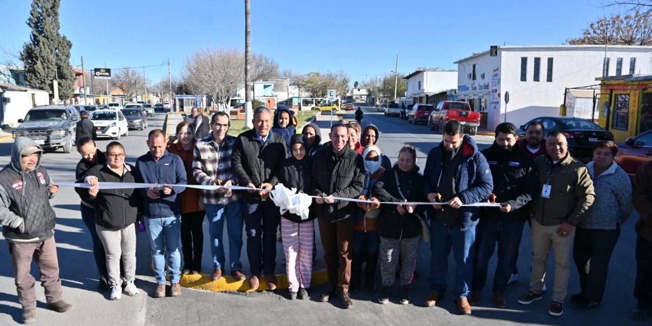 Entregan pavimentación y avances de anillo periférico