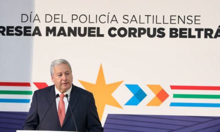 Premian y aumentan el sueldo a policías de Saltillo
