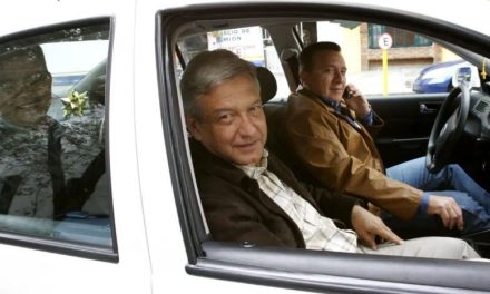 Investigación revela que el narcotráfico entregó 2 millones de dólares a AMLO en el 2006