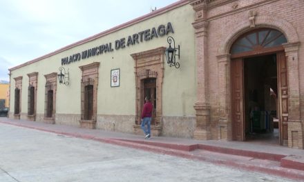Amplían en Arteaga horarios de atención