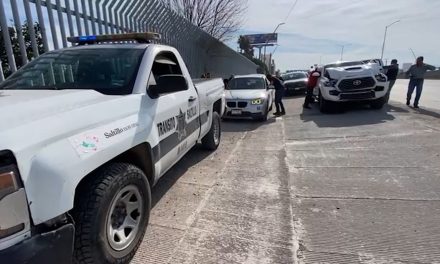 Choca por alcance en V Carranza