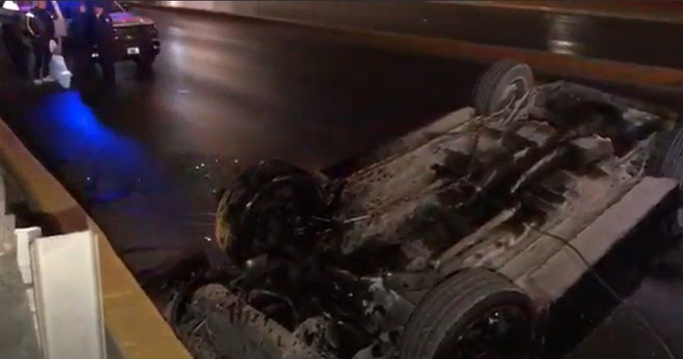 Curva le sacó un susto y obtiene una volcadura en Saltillo
