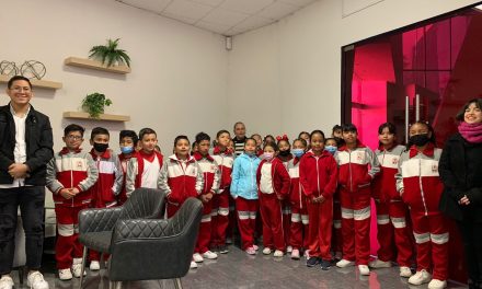 Alumnos de la primaria Alfonso Reyes visitan RCG Media