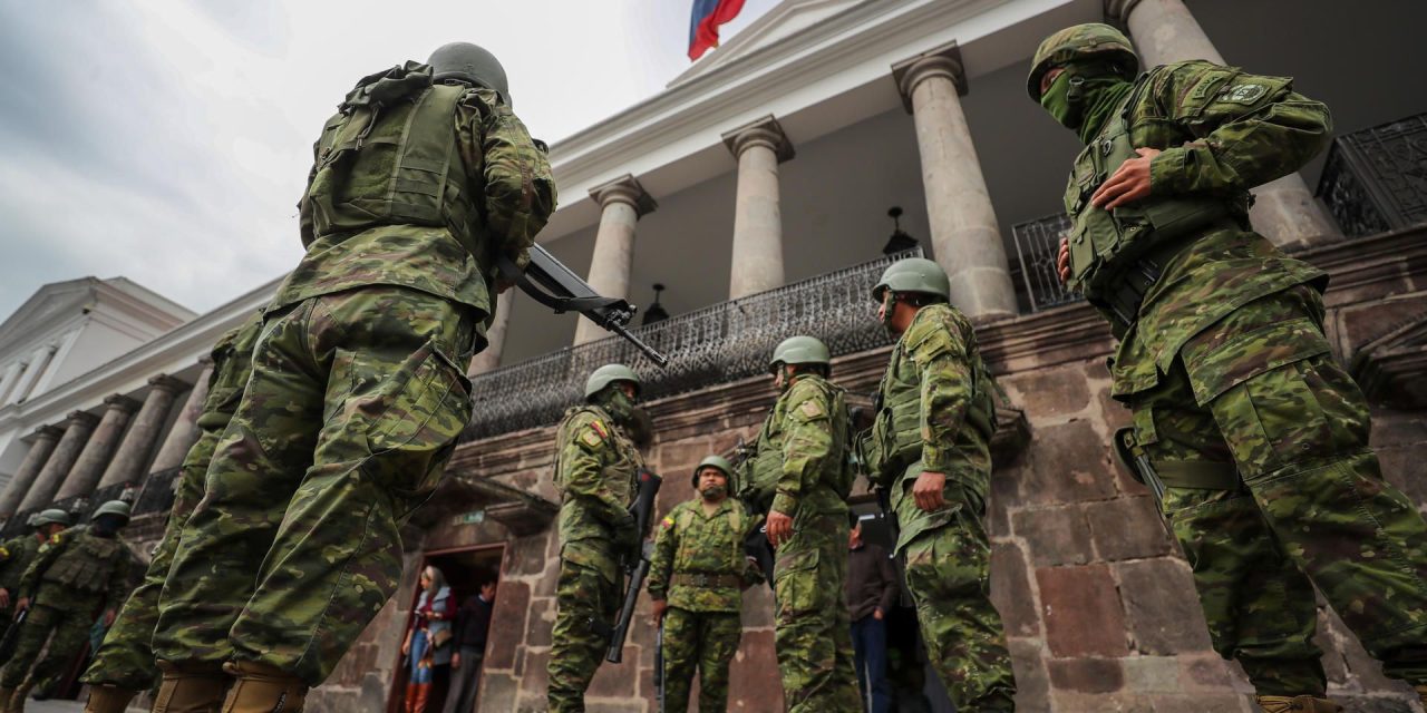 Así es como los Cárteles mexicanos se convirtieron en el músculo financiero de la guerra en Ecuador
