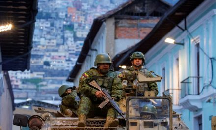 Violenta Jornada en Ecuador: 10 muertos y decenas de detenidos
