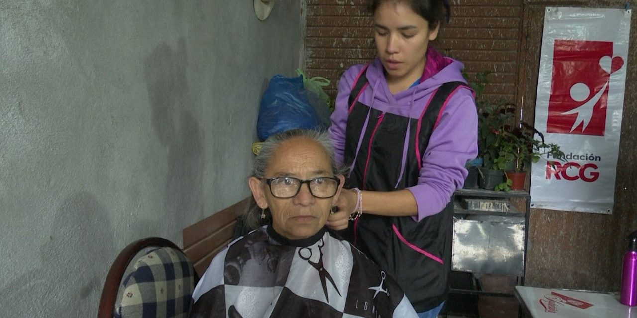 Fundación RCG llevó brigada de corte de cabello gratuito a la colonia Nueva Jerusalén