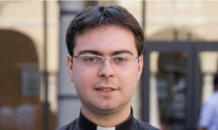 Vaticano condena a sacerdote dos años y medio a prisión por tener relaciones con adolescente