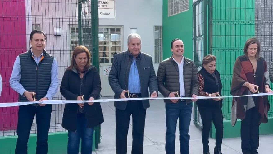 Entrega gobernador de Coahuila y municipio de Saltillo centro comunitario en la colonia Virreyes