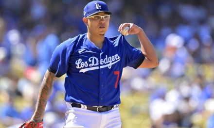 Califican el caso de Julio Urías como delito menor en Los Ángeles