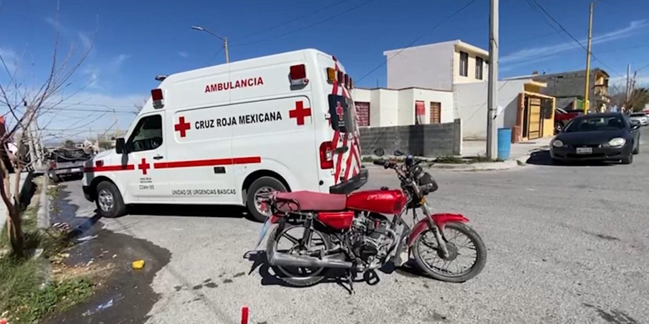 Le quitan derecho a paso a motociclista en Saltillo