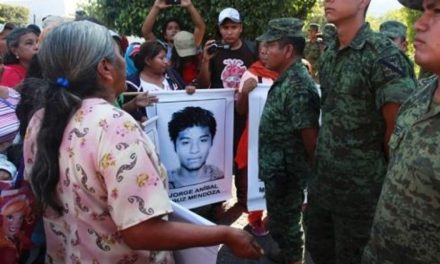 Militares implicados en caso Ayotzinapa salen de prisión