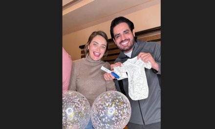 Alex Martínez y Areli Flores serán papás