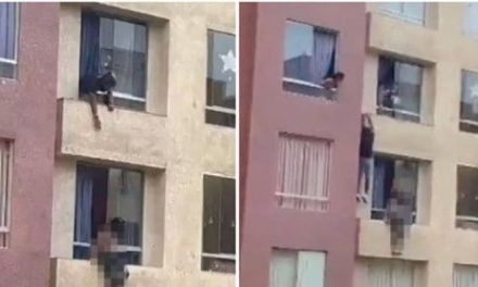 Hombre intenta evitar que joven se quite la vida… termina cayendo de cuatro pisos