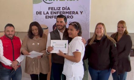 Reconocen a enfermeras y enfermeros de Arteaga