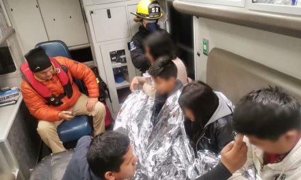 Rescatan a familia en el Río Bravo