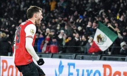 Santiago Giménez anota su primer gol de 2024 con el Feyenoord