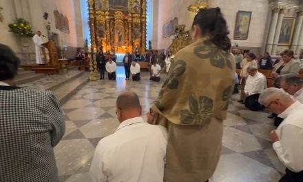 Se ofrecen como candidatos a Diacónos de la Iglesia.