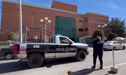 16 personas se quedan atrapados en un elevador en la clínica 82 del IMSS