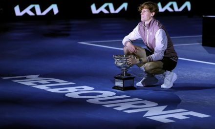 Jannik Sinner sorprende y se convierte en el primer italiano en ganar el Abierto de Australia