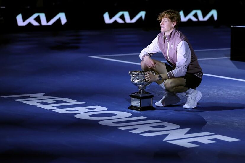 Jannik Sinner sorprende y se convierte en el primer italiano en ganar el Abierto de Australia