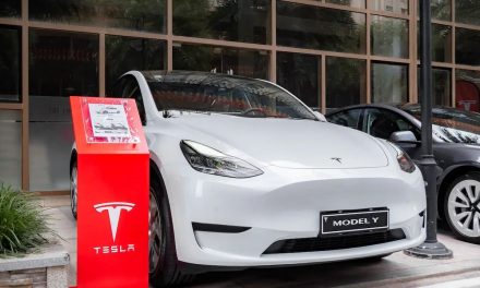 Pierde Tesla 80 mil millones de dólares en un día