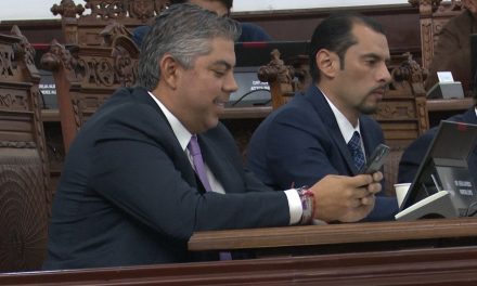 Tuvo un día de campo Alfredo Paredes en el Congreso