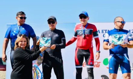 Disfrutan ciclistas de la belleza de Sabinas