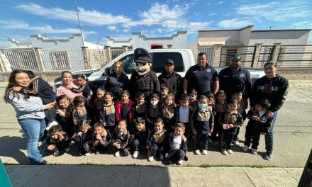 Policía de Sabinas visita jardín de niños