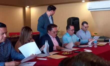 Fiscal se reúne con comerciantes de Sabinas
