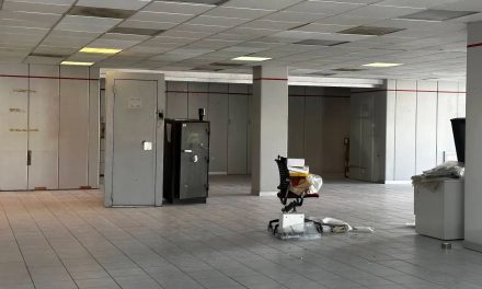Cierra banco en Monclova