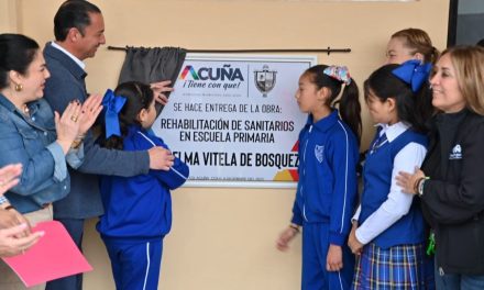 Entregan obras a escuela de Acuña