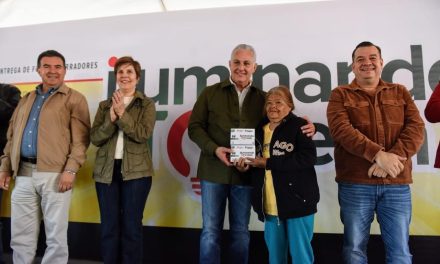 Llevan programa “Iluminando Torreón” al ejido Albia