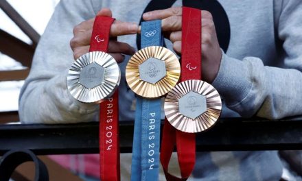 Medallas de París 2024 tendrán un fragmento de la Torre Eiffel