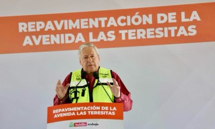 Entrega Chema Fraustro más trabajos de pavimentación 