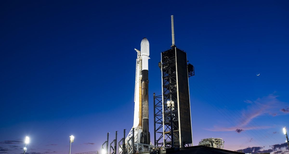 Lanzan exitosamente módulo ‘Odiseo’ rumbo a la Luna