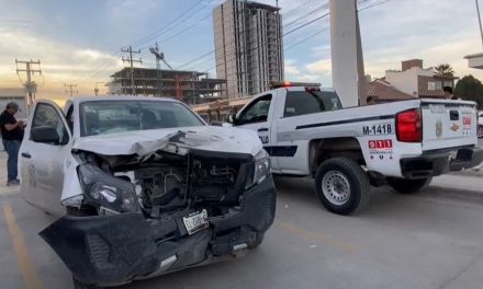 Circula en sentido contrario y provoca accidente en Saltillo