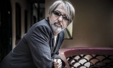 Adrián Dárgelos, cantante de Babasónicos, lanza su segundo libro de poesía