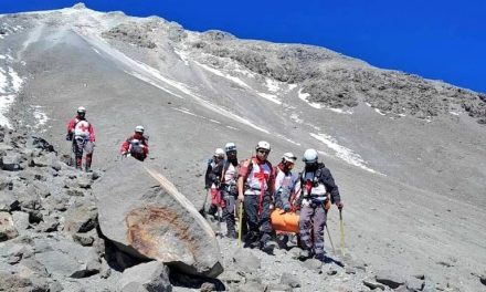 Encuentran sin vida al guía de los alpinistas perdidos en el Pico de Orizaba; suman dos muertos del grupo